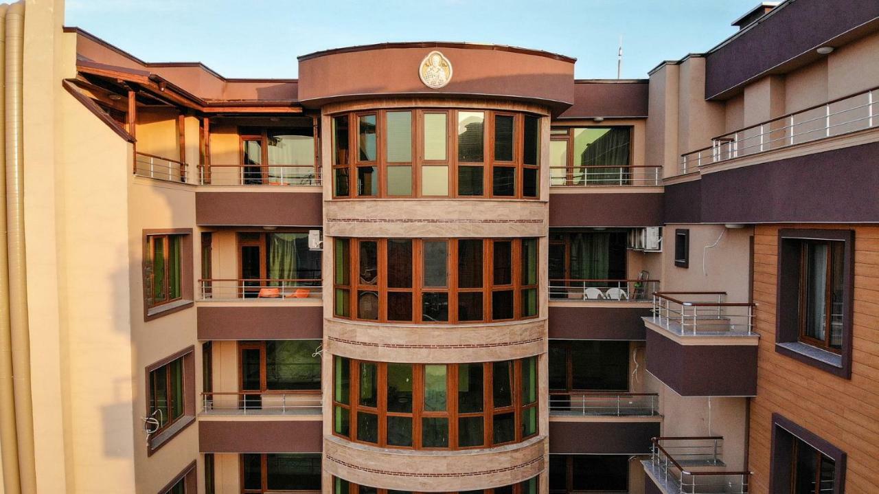 Апартаменти Лазур С Безплатен Паркинг Pomorie Luaran gambar